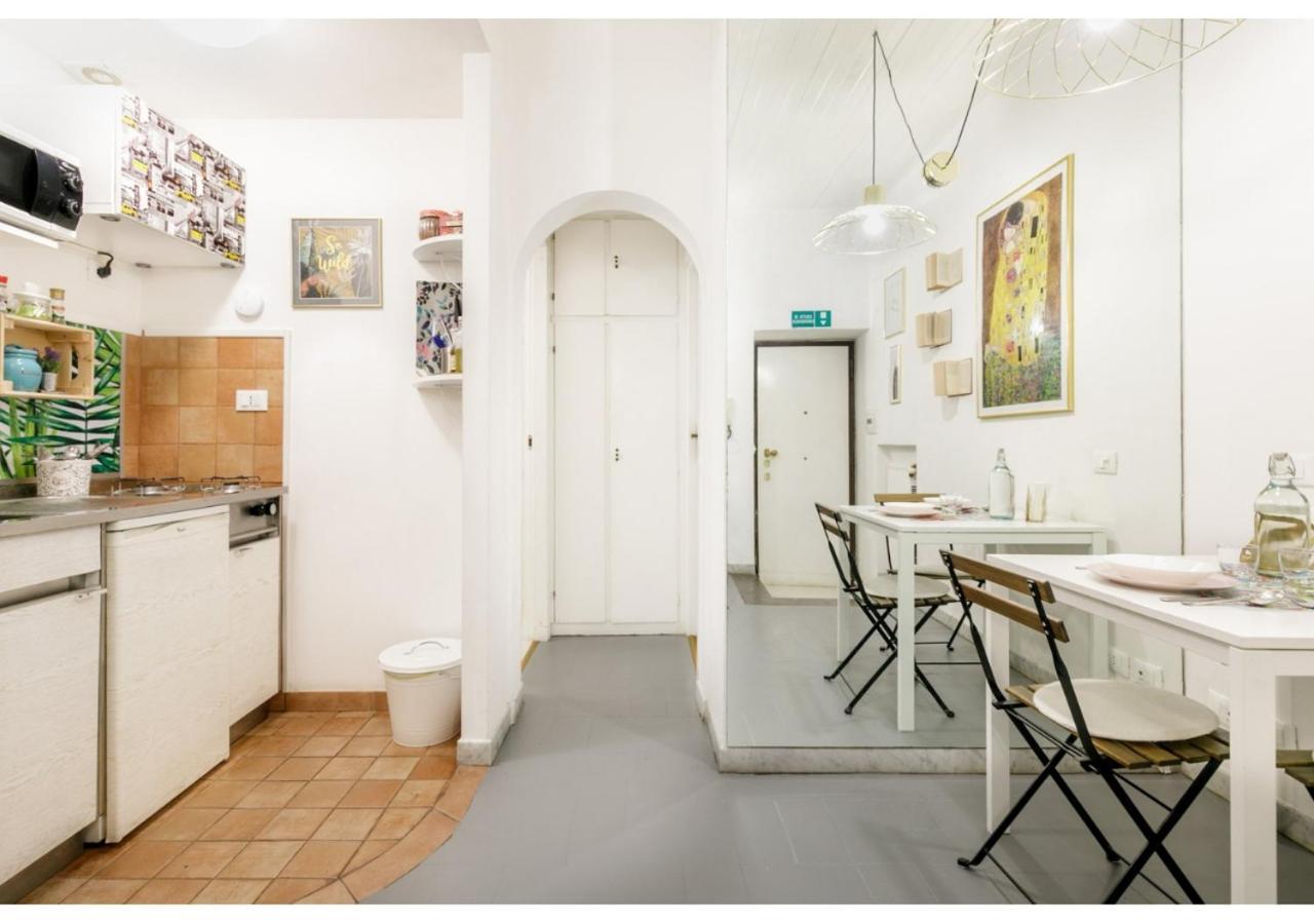 Pied-A-Terre Domusuite Rhome Colosseo Рим Екстериор снимка