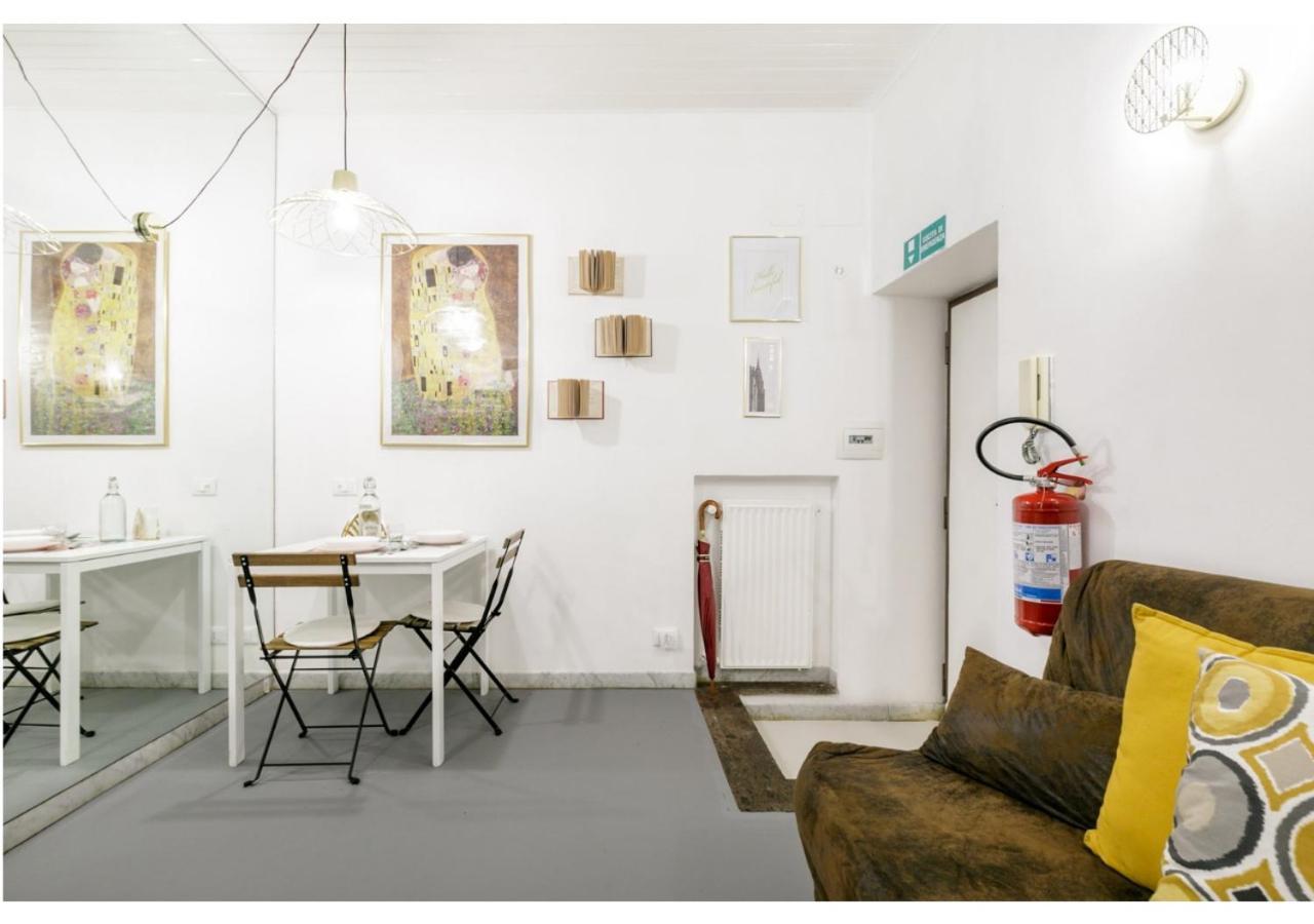 Pied-A-Terre Domusuite Rhome Colosseo Рим Екстериор снимка